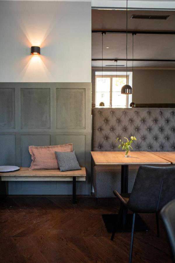 Hotel Restaurant Joseph Bruckneudorf Екстер'єр фото