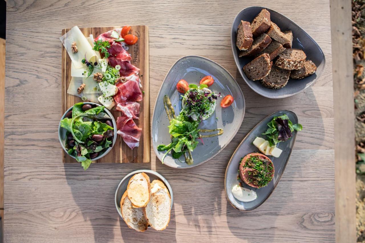 Hotel Restaurant Joseph Bruckneudorf Екстер'єр фото